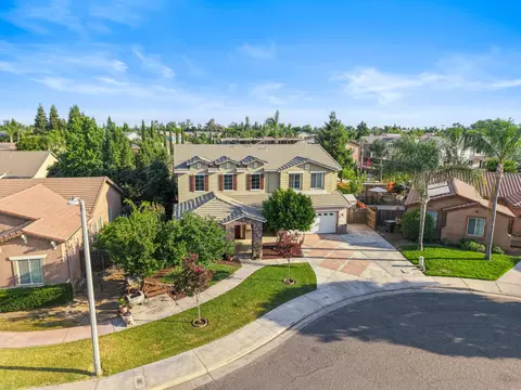 2261 W San Lucia Ct, Porterville, CA 93257