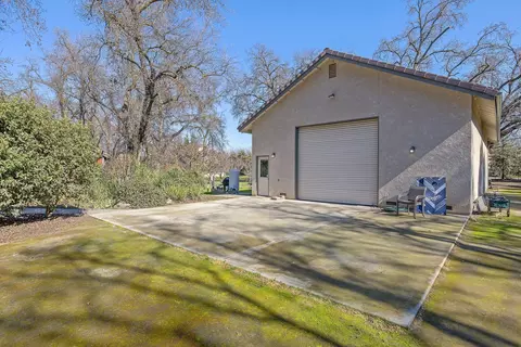 Exterior - 15664 Mills Dr #D, Visalia, CA 93292 photo 24 of 35