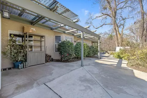 Exterior - 15664 Mills Dr #D, Visalia, CA 93292 photo 12 of 35