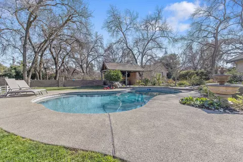 Exterior - 15664 Mills Dr #D, Visalia, CA 93292 photo 13 of 35