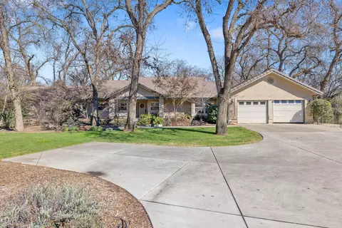 Exterior - 15664 Mills Dr #D, Visalia, CA 93292 photo 4 of 35