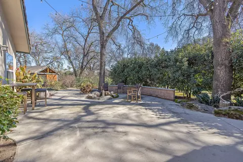 Exterior - 15664 Mills Dr #D, Visalia, CA 93292 photo 21 of 35