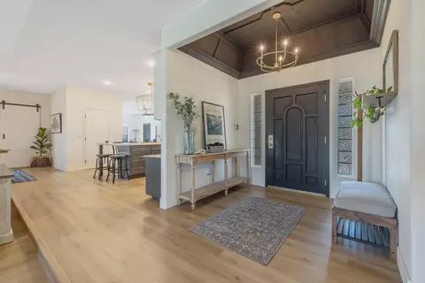 Entry Way - 15664 Mills Dr #D, Visalia, CA 93292 photo 8 of 10
