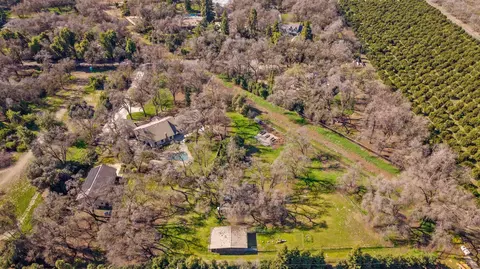 View/Area - 15664 Mills Dr #D, Visalia, CA 93292 photo 4 of 5