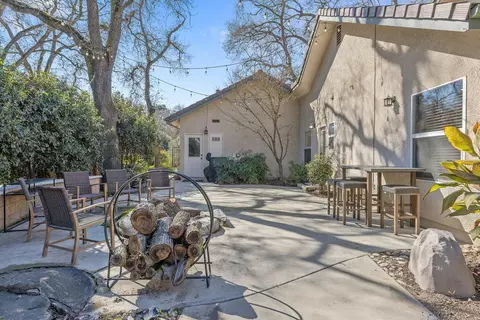 Exterior - 15664 Mills Dr #D, Visalia, CA 93292 photo 20 of 35