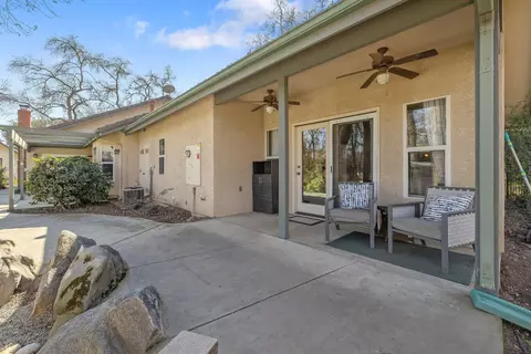 Exterior - 15664 Mills Dr #D, Visalia, CA 93292 photo 8 of 35