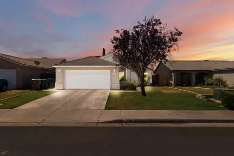 235 W Pilot Ave, Bakersfield, CA 93308