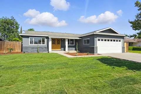 110 S Olive St, Lemoore, CA 93245