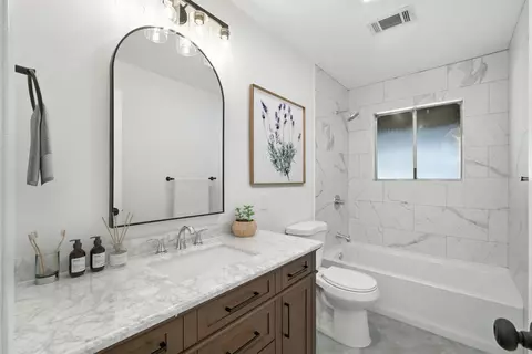 Bath - 110 S Olive St, Lemoore, CA 93245 photo 1 of 3