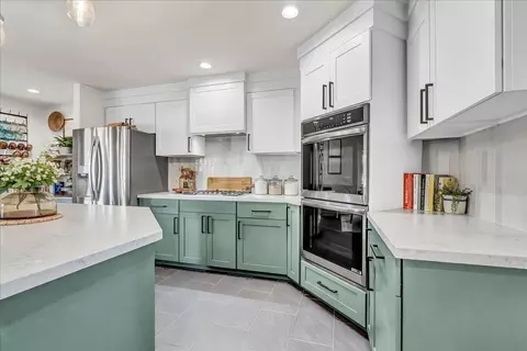 Kitchen - 31697 Gordon Dr, Exeter, CA 93221 photo 7 of 8