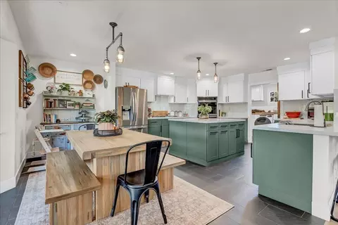 Kitchen - 31697 Gordon Dr, Exeter, CA 93221 photo 2 of 8