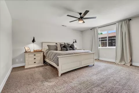 Bedroom - 31697 Gordon Dr, Exeter, CA 93221 photo 7 of 7