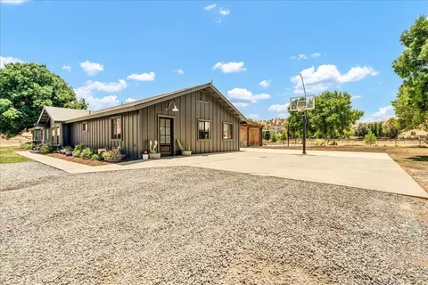 Exterior - 31697 Gordon Dr, Exeter, CA 93221 photo 4 of 12