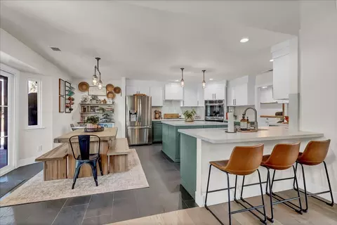 Kitchen - 31697 Gordon Dr, Exeter, CA 93221 photo 1 of 8