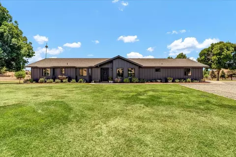Exterior - 31697 Gordon Dr, Exeter, CA 93221 photo 2 of 12