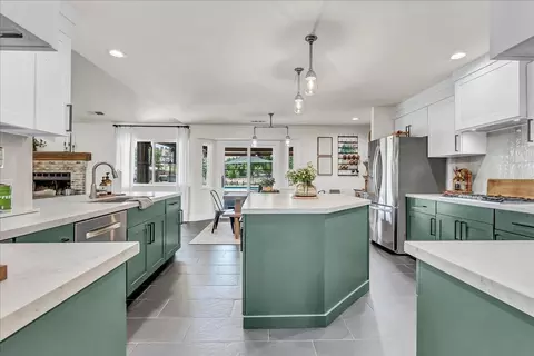 Kitchen - 31697 Gordon Dr, Exeter, CA 93221 photo 8 of 8