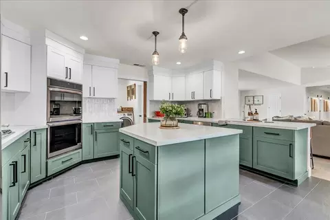 Kitchen - 31697 Gordon Dr, Exeter, CA 93221 photo 6 of 8
