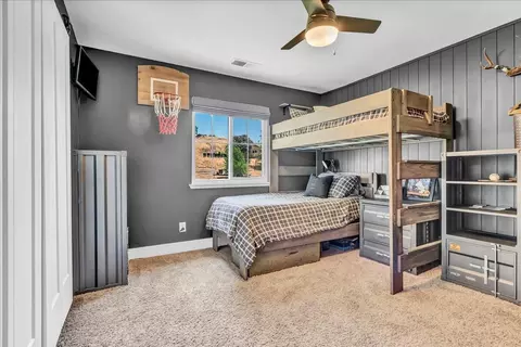 Bedroom - 31697 Gordon Dr, Exeter, CA 93221 photo 3 of 7