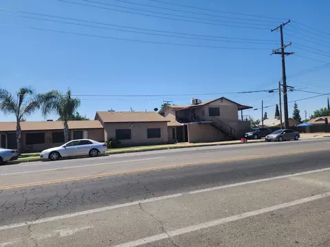 211 W Cross Ave, Tulare, CA 93274
