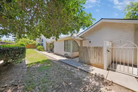 1437 E Vassar Ave, Visalia, CA 93292 photo 4