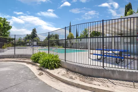1437 E Vassar Ave, Visalia, CA 93292 photo 5