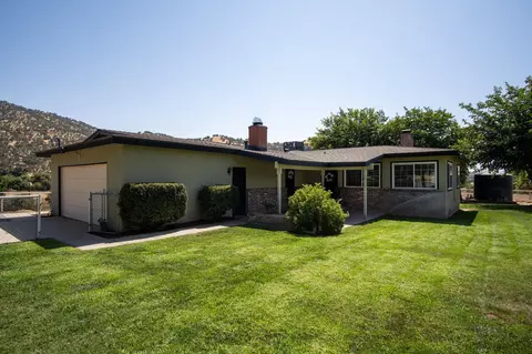 33440 Globe Dr, Springville, CA 93265