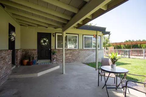 33440 Globe Dr, Springville, CA 93265 photo 3