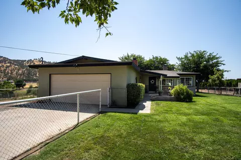 33440 Globe Dr, Springville, CA 93265 photo 2