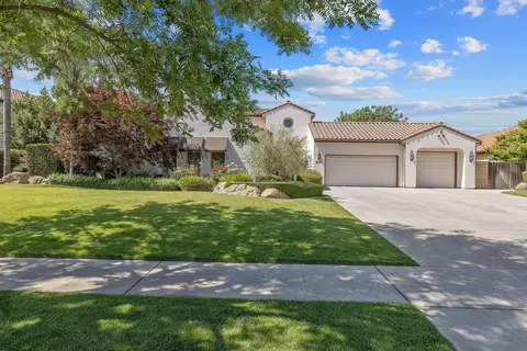 4638 W Lark Ct, Visalia, CA 93291