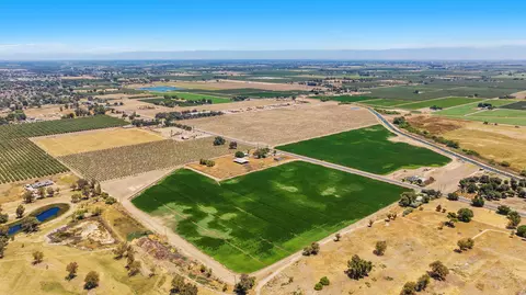 14550 18th Ave, Lemoore, CA 93245 photo 3