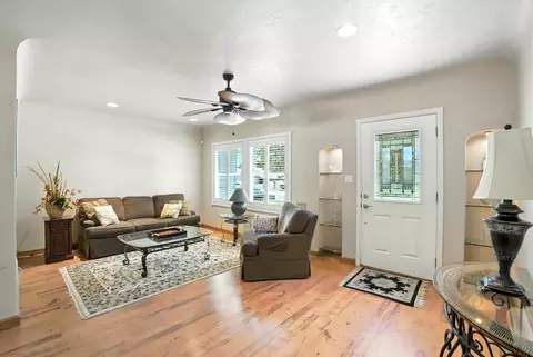 802 E Academy Ave, Tulare, CA 93274 photo 6