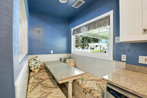 802 E Academy Ave, Tulare, CA 93274 photo 9