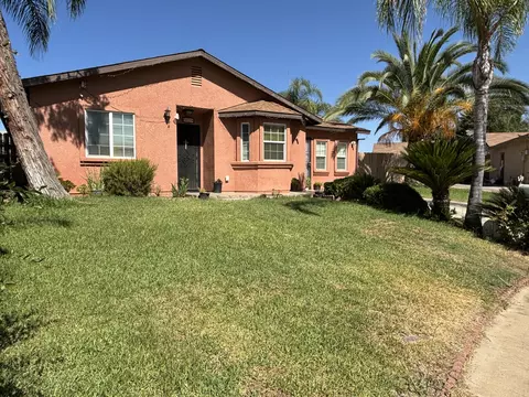 579 N Lemona St, Woodlake, CA 93286