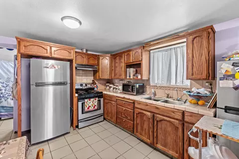 Kitchen - 39688 Rd 56, Dinuba, CA 93618 photo 2 of 6