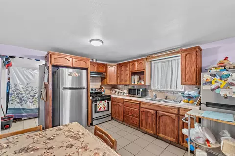 Kitchen - 39688 Rd 56, Dinuba, CA 93618 photo 1 of 6