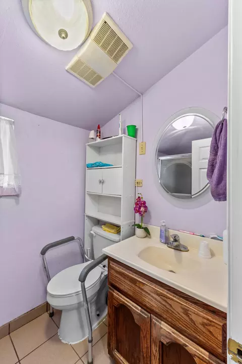 Bath - 39688 Rd 56, Dinuba, CA 93618 photo 1 of 5