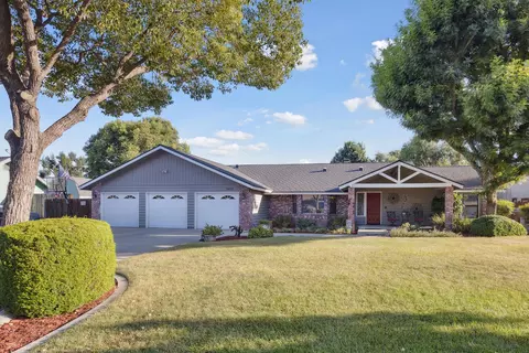 5626 W Judy Ct, Visalia, CA 93277