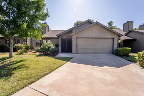 2544 E Tulare Ave, Visalia, CA 93292