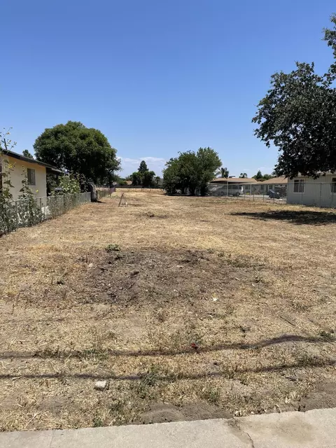 2146 N Bridge St, Visalia, CA 93291