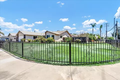 1295 W Oakland Ave, Tulare, CA 93274