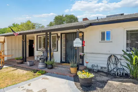 731 W D St, Lemoore, CA 93245 photo 5