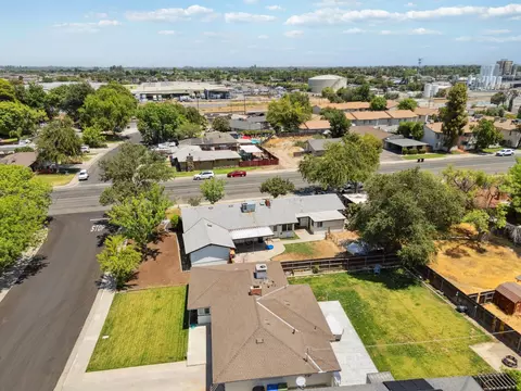731 W D St, Lemoore, CA 93245 photo 43