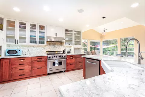 Kitchen - 43355 Sierra Dr #C, Three Rivers, CA 93271 photo 3 of 4