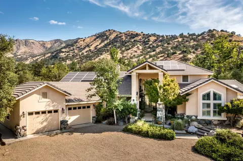 43355 Sierra Dr #C, Three Rivers, CA 93271