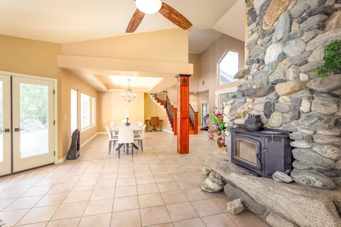 Other - 43355 Sierra Dr #C, Three Rivers, CA 93271 photo 4 of 8