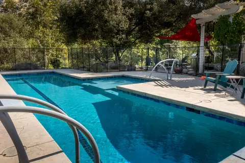 Exterior - 43355 Sierra Dr #C, Three Rivers, CA 93271 photo 7 of 8