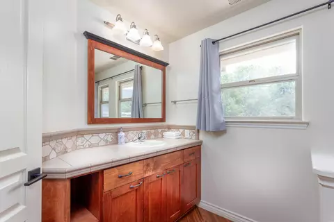 Bath - 43355 Sierra Dr #C, Three Rivers, CA 93271 photo 3 of 4