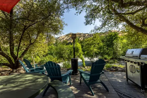 Exterior - 43355 Sierra Dr #C, Three Rivers, CA 93271 photo 5 of 8
