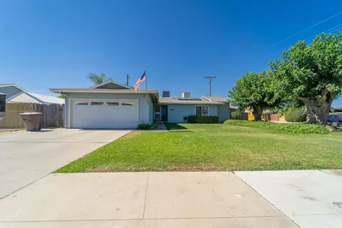 1581 W Pleasant Ave, Tulare, CA 93274
