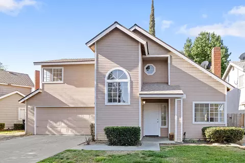 829 E Trinidad Ave, Visalia, CA 93292